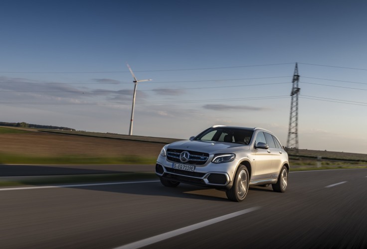 Mercedes EQ: le immagini della gamma ecosostenibile
