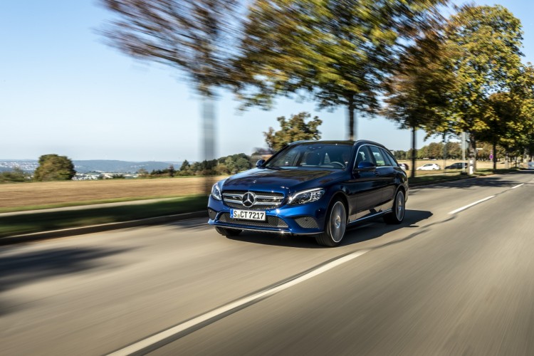 Mercedes EQ: le immagini della gamma ecosostenibile