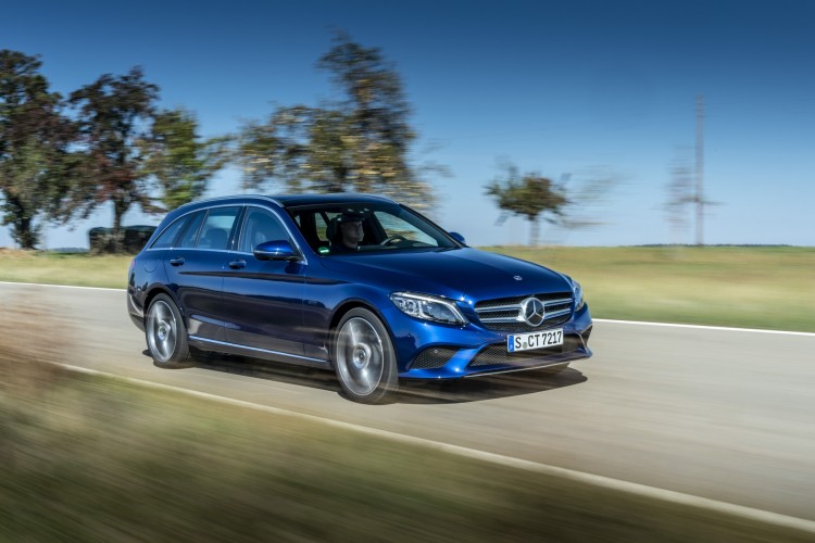 Mercedes EQ: le immagini della gamma ecosostenibile