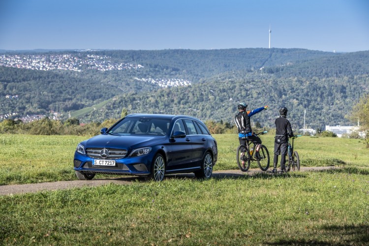 Mercedes EQ: le immagini della gamma ecosostenibile
