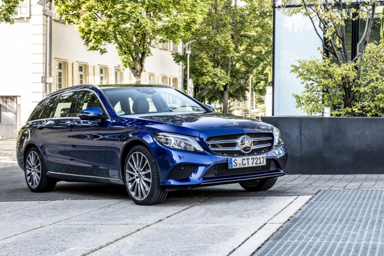 Mercedes EQ: le immagini della gamma ecosostenibile