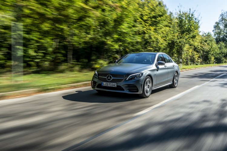 Mercedes EQ: le immagini della gamma ecosostenibile