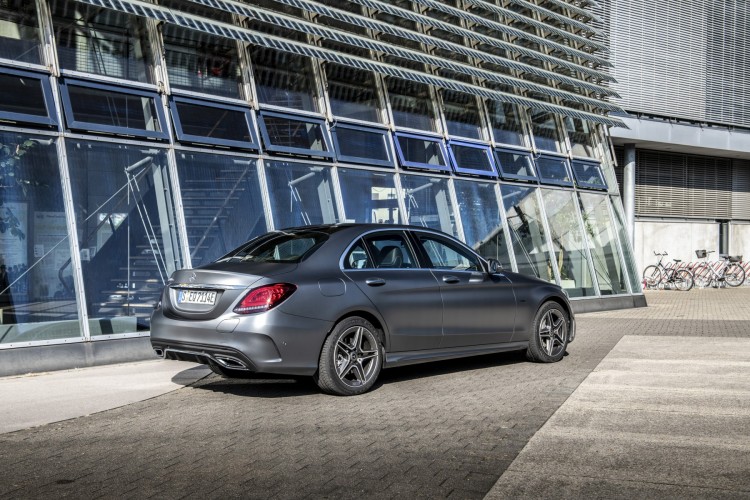 Mercedes EQ: le immagini della gamma ecosostenibile