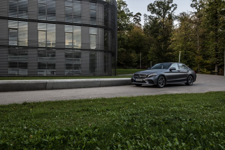 Mercedes EQ: le immagini della gamma ecosostenibile