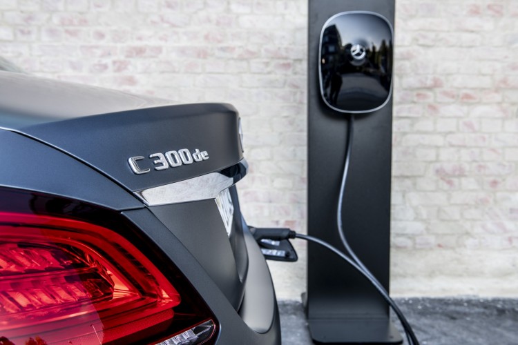 Mercedes EQ: le immagini della gamma ecosostenibile