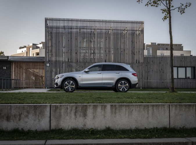 Mercedes EQ: le immagini della gamma ecosostenibile