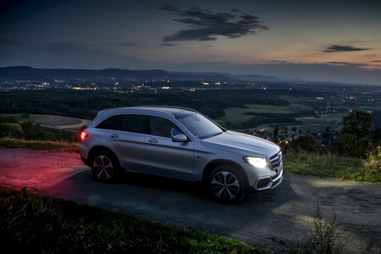 Mercedes EQ: le immagini della gamma ecosostenibile