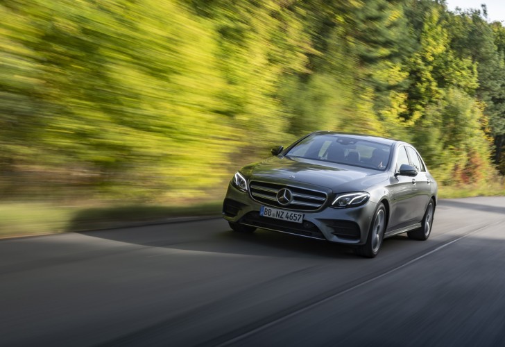 Mercedes EQ: le immagini della gamma ecosostenibile
