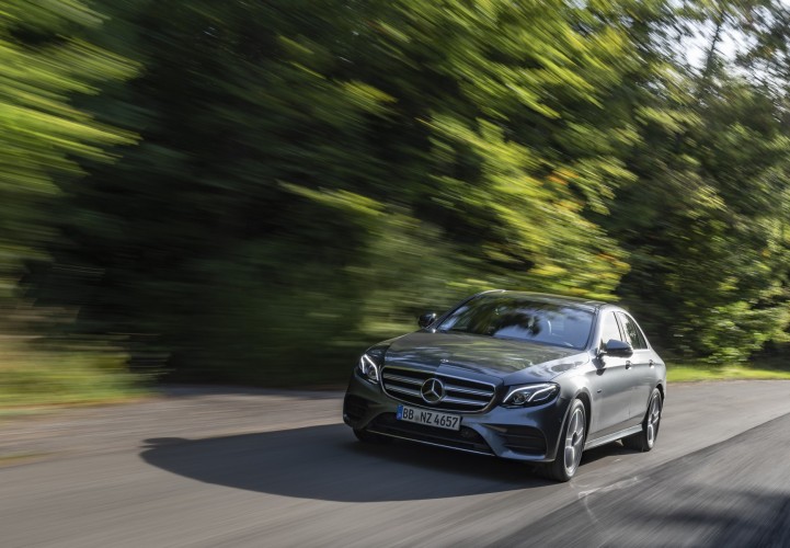 Mercedes EQ: le immagini della gamma ecosostenibile