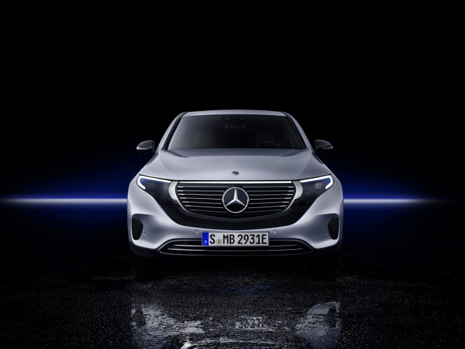 Mercedes EQ: le immagini della gamma ecosostenibile