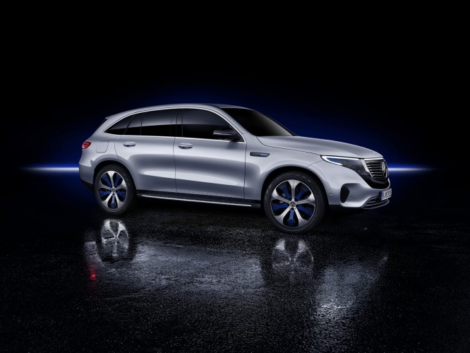 Mercedes EQ: le immagini della gamma ecosostenibile