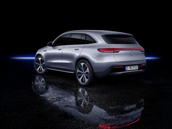 Mercedes EQ: le immagini della gamma ecosostenibile