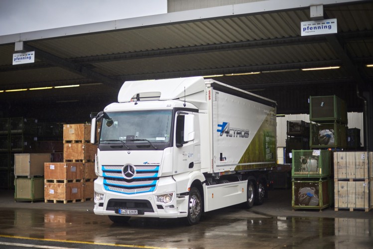 Mercedes-Benz: un eActros per la Pfenning Logistics