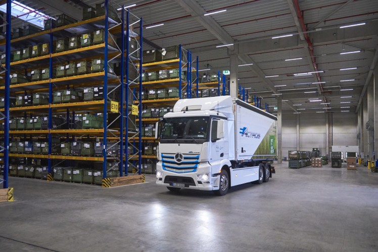 Mercedes-Benz: un eActros per la Pfenning Logistics
