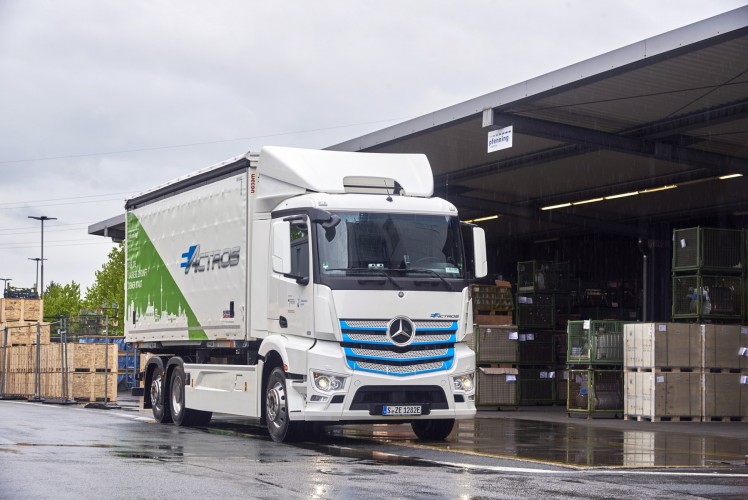 Mercedes-Benz: un eActros per la Pfenning Logistics