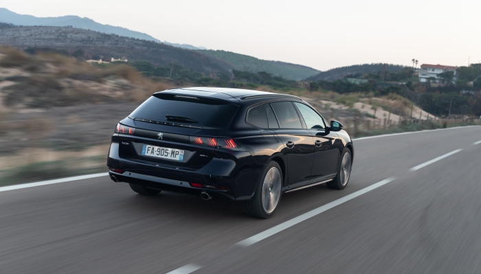 Peugeot 508 SW 2019: nuove foto ufficiali