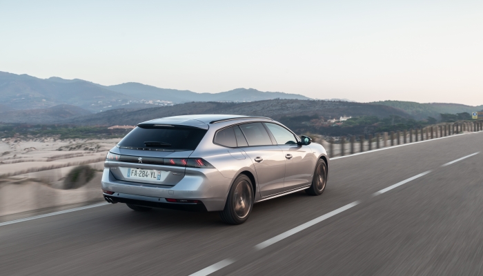 Peugeot 508 SW 2019: nuove foto ufficiali