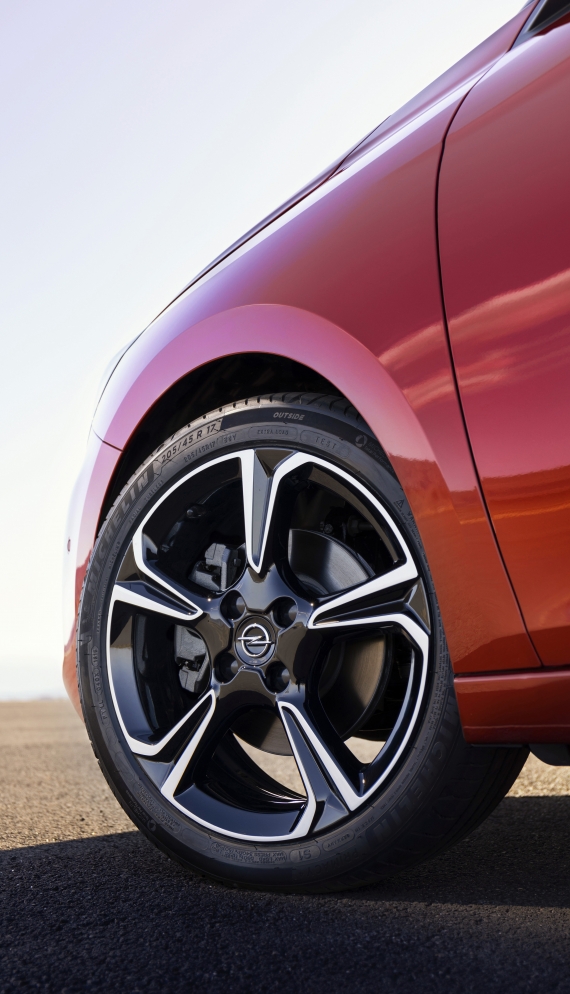 Nuova Opel Corsa 2019: immagini inedite