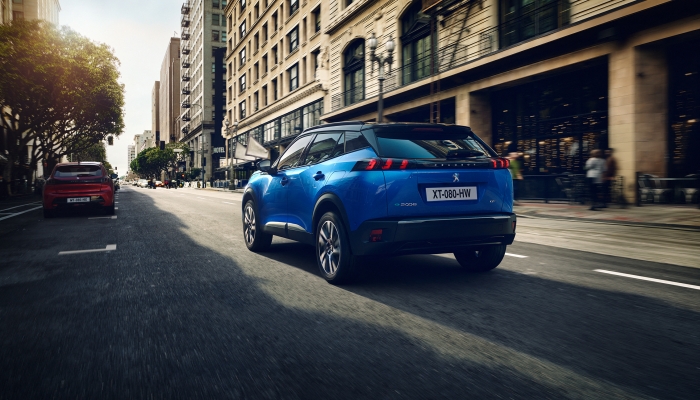 Nuova Peugeot 2008: le immagini ufficiali