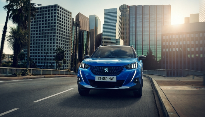 Nuova Peugeot 2008: le immagini ufficiali