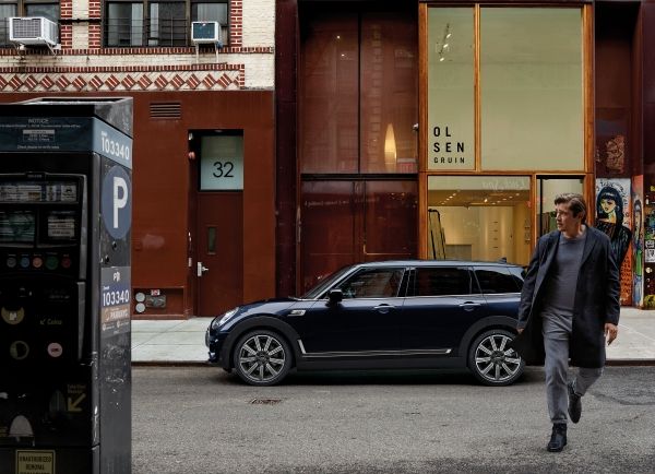 Nuova Mini Clubman Mayfair Edition: foto ufficiali
