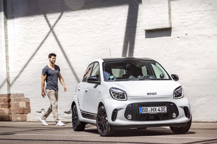 Smart EQ Fortwo, arriva la Smart elettrica che sarà l'unica versione disponibile dal 2020