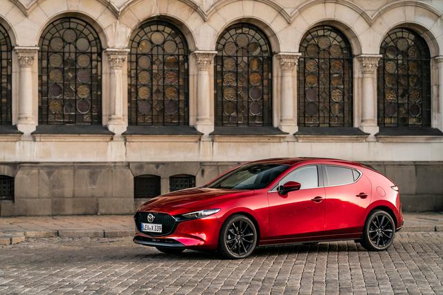 Mazda3 Skyactiv-X: foto ufficiali