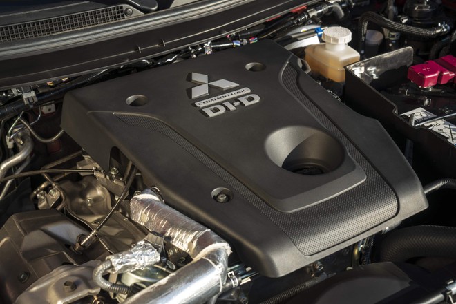 Nuovo Mitsubishi L200: immagini ufficiali