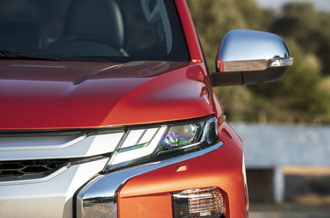Nuovo Mitsubishi L200: immagini ufficiali