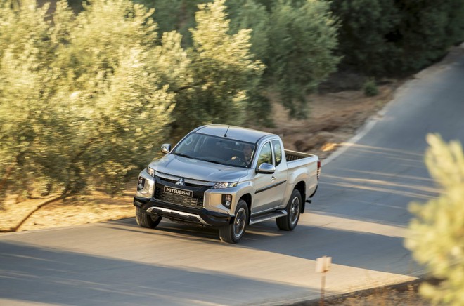 Nuovo Mitsubishi L200: immagini ufficiali