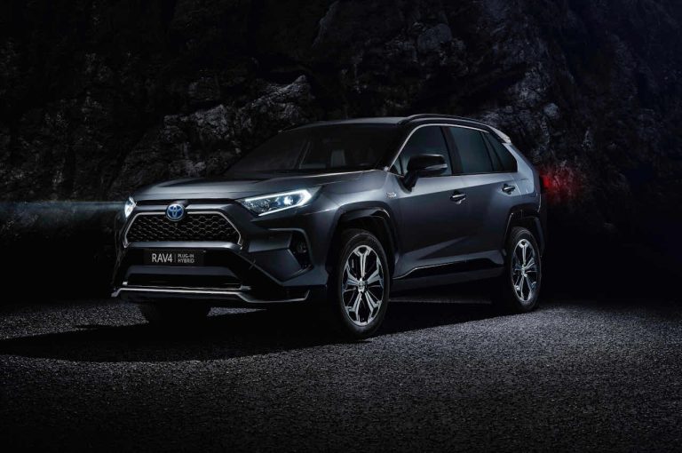 Toyota Rav4 Hybrid Plug-in: immagini ufficiali