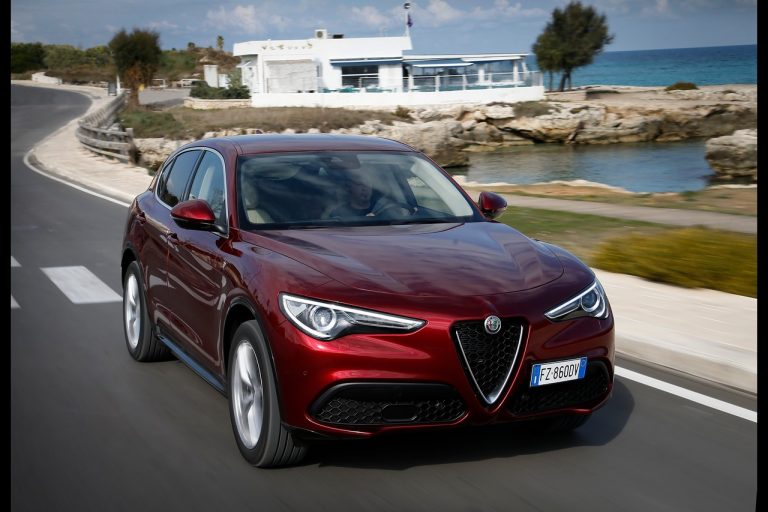 Alfa Romeo Stelvio 2020: immagini ufficiali