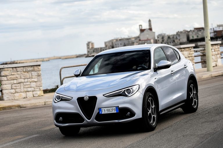 Alfa Romeo Stelvio 2020: immagini ufficiali