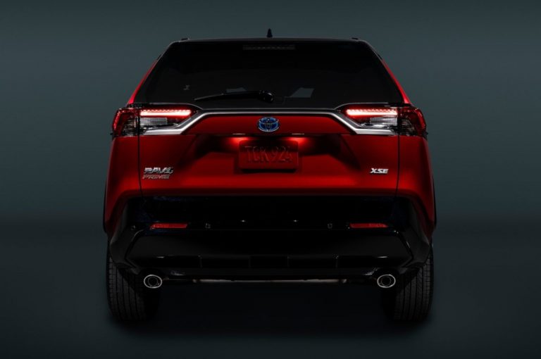 Toyota Rav4 Hybrid Plug-in: immagini ufficiali