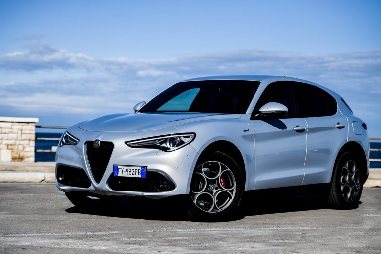 Alfa Romeo Stelvio 2020: immagini ufficiali