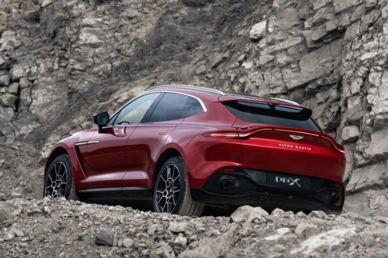 Aston Martin DBX: immagini ufficiali