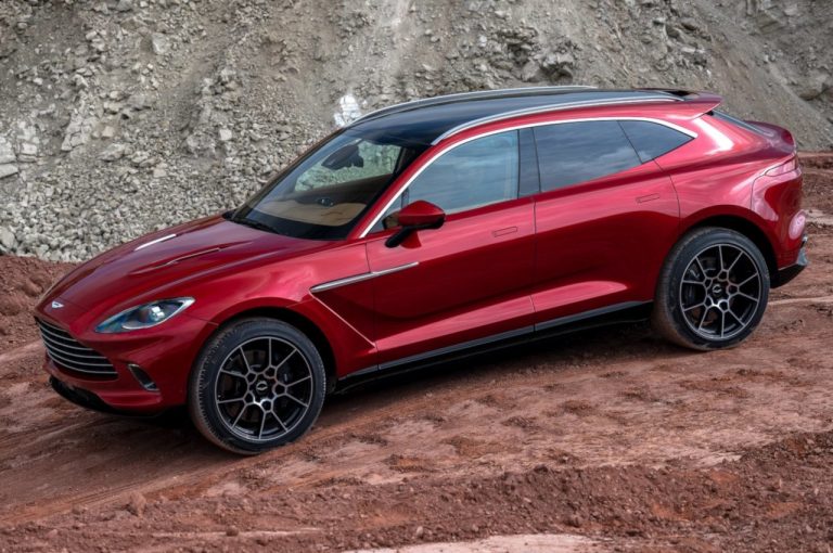 Aston Martin DBX: immagini ufficiali