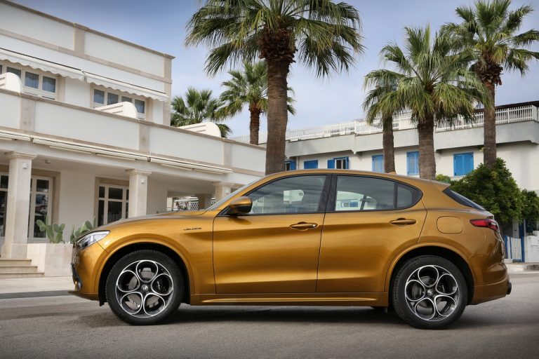 Alfa Romeo Stelvio 2020: immagini ufficiali
