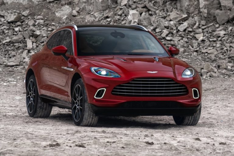 Aston Martin DBX: immagini ufficiali
