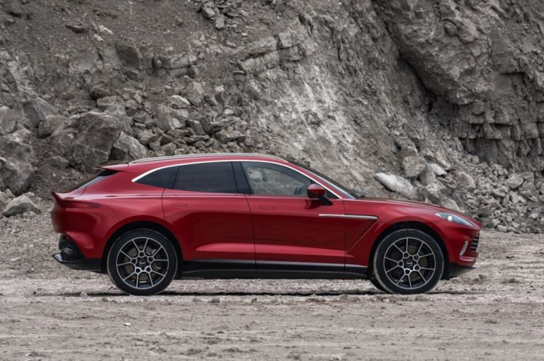 Aston Martin DBX: immagini ufficiali