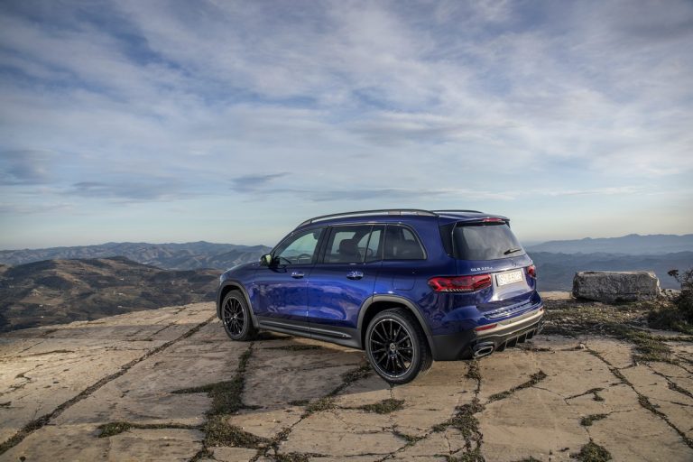 Mercedes GLB: le immagini ufficiali