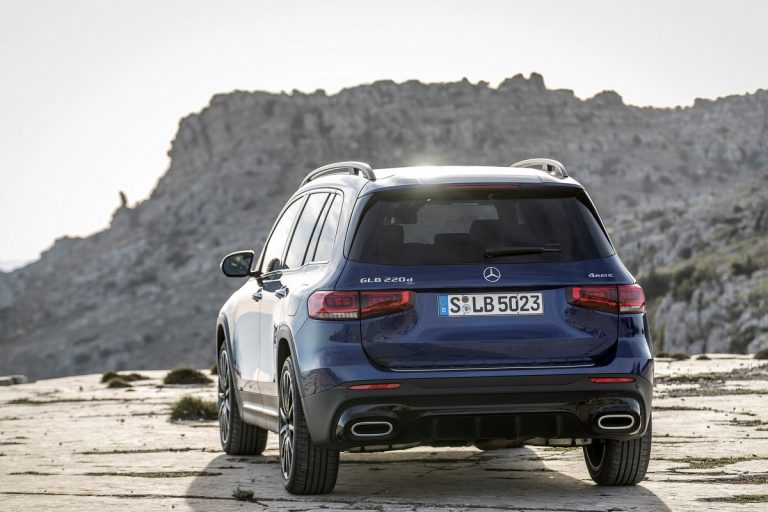 Mercedes GLB: le immagini ufficiali
