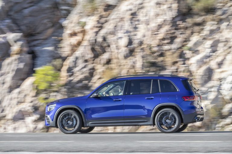Mercedes GLB: le immagini ufficiali
