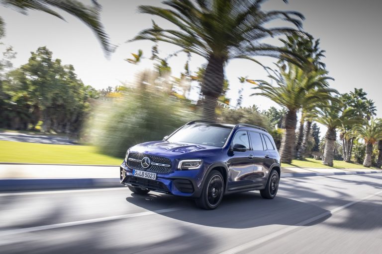 Mercedes GLB: le immagini ufficiali