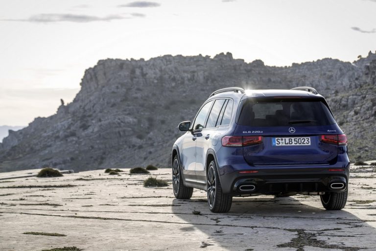 Mercedes GLB: le immagini ufficiali