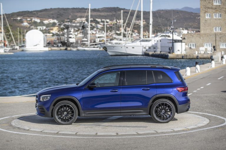 Mercedes GLB: le immagini ufficiali