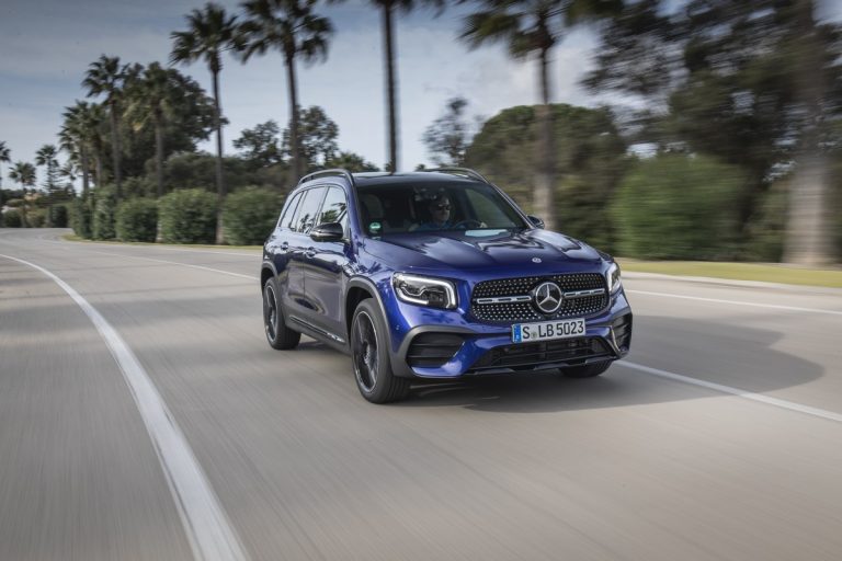 Mercedes GLB: le immagini ufficiali