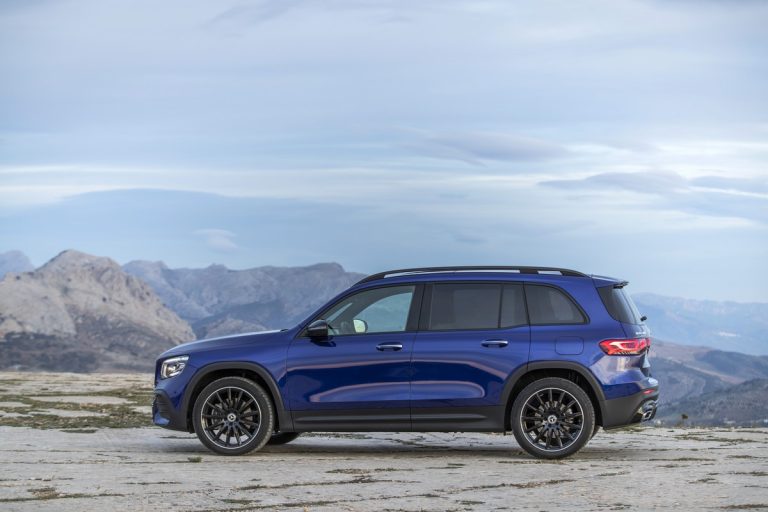 Mercedes GLB: le immagini ufficiali