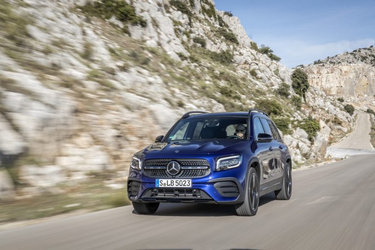 Mercedes GLB: le immagini ufficiali