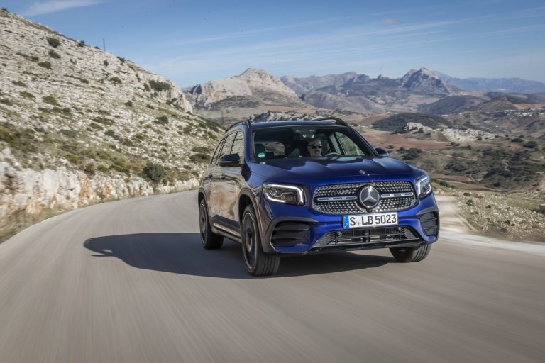 Mercedes GLB: le immagini ufficiali